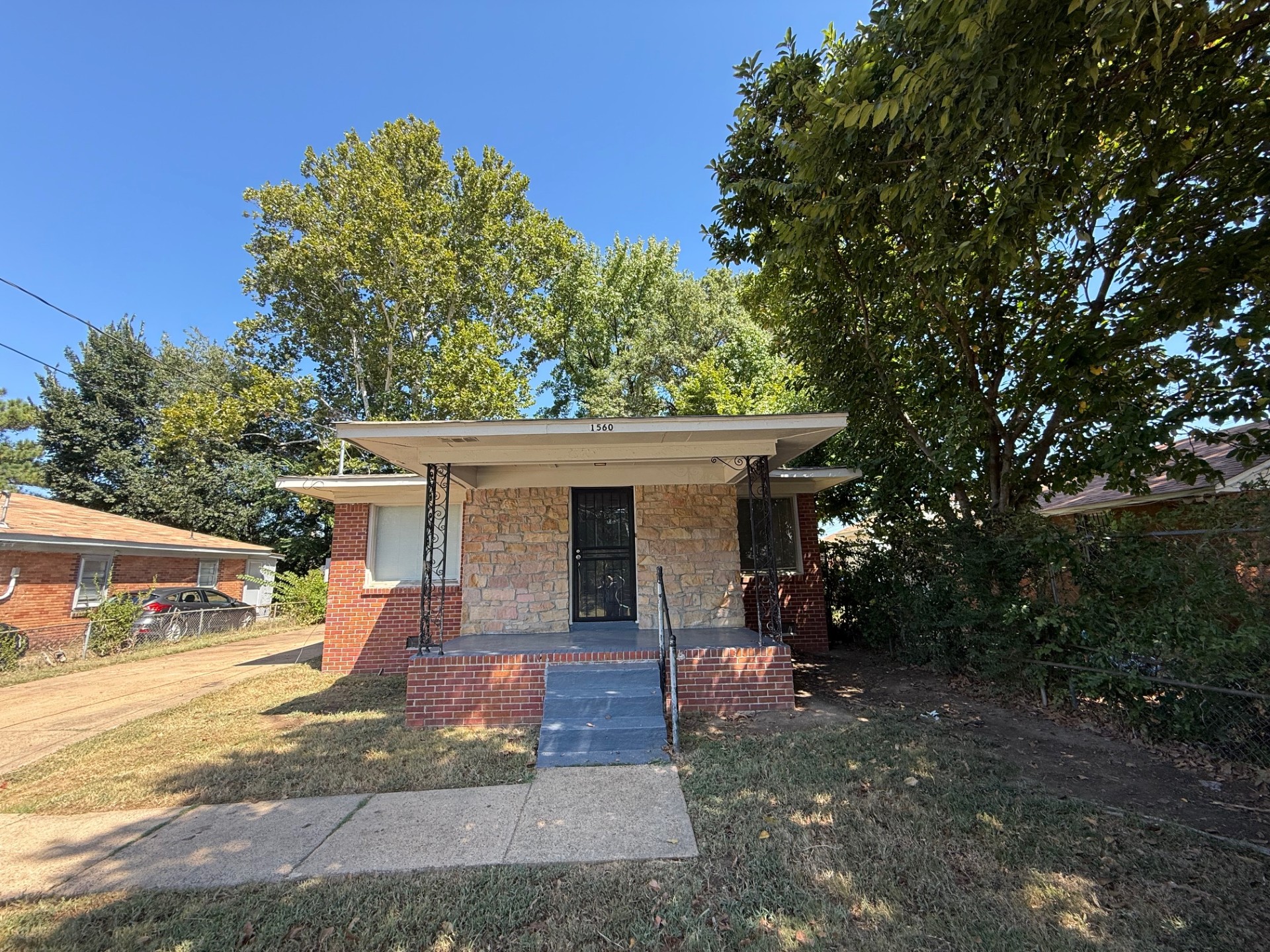 Driveway and Side View of South Memphis Home for Sale