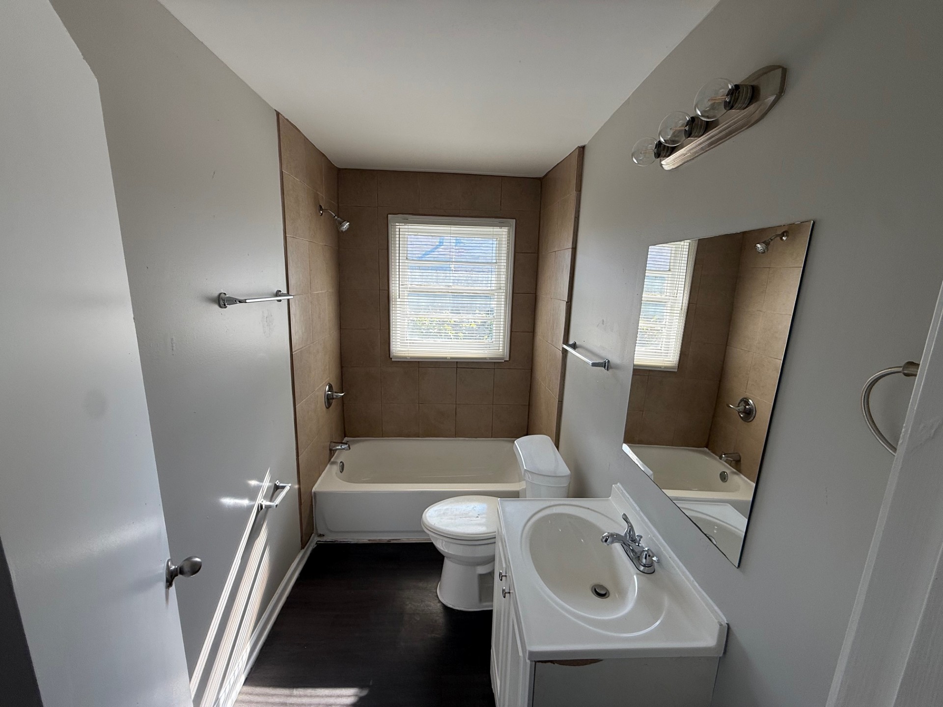 Second Bedroom with Updated Finishes - Memphis Real Estate