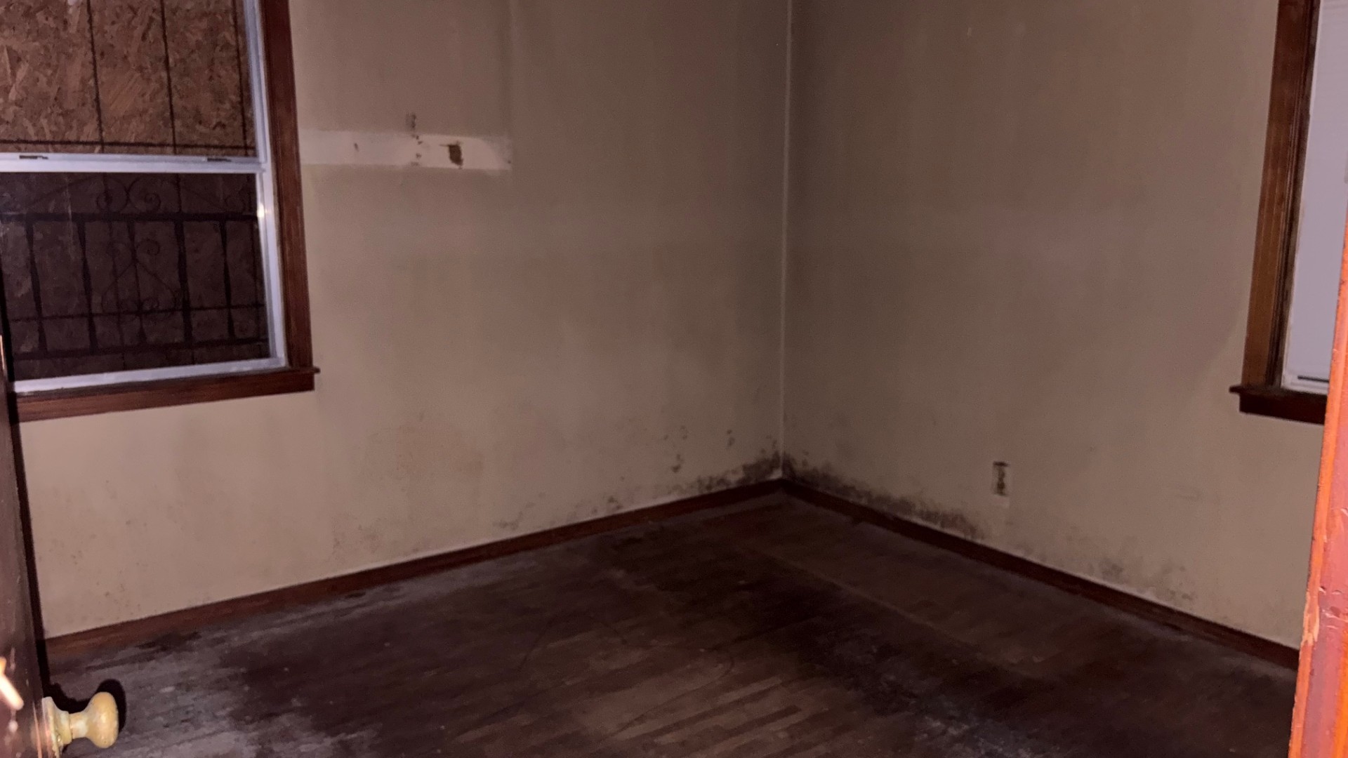 Third bedroom in Memphis TN fixer-upper home for sale