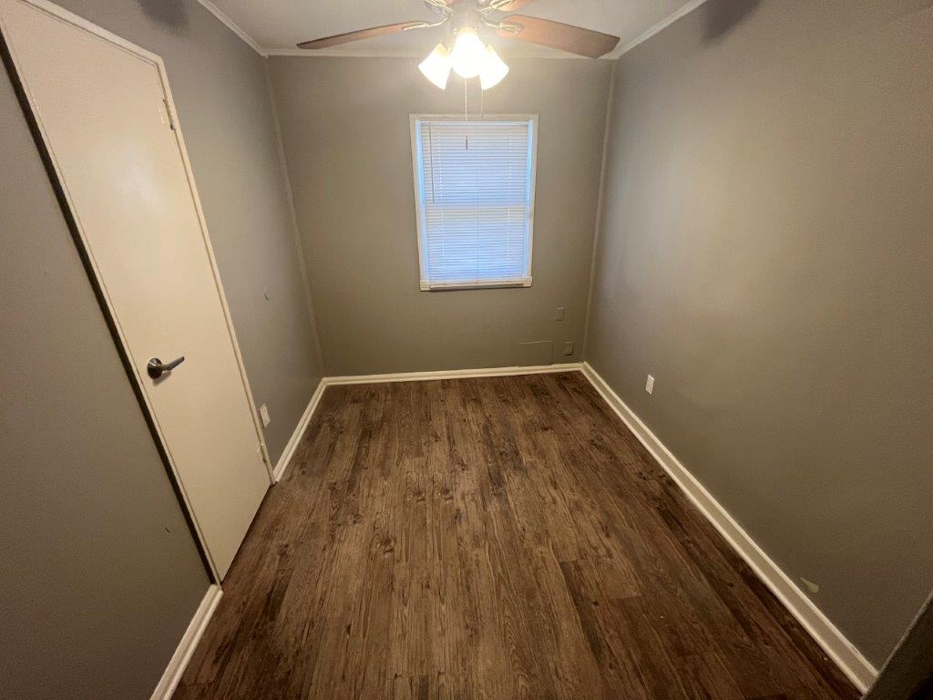 Dining area adjacent to kitchen in Memphis rental house for sale