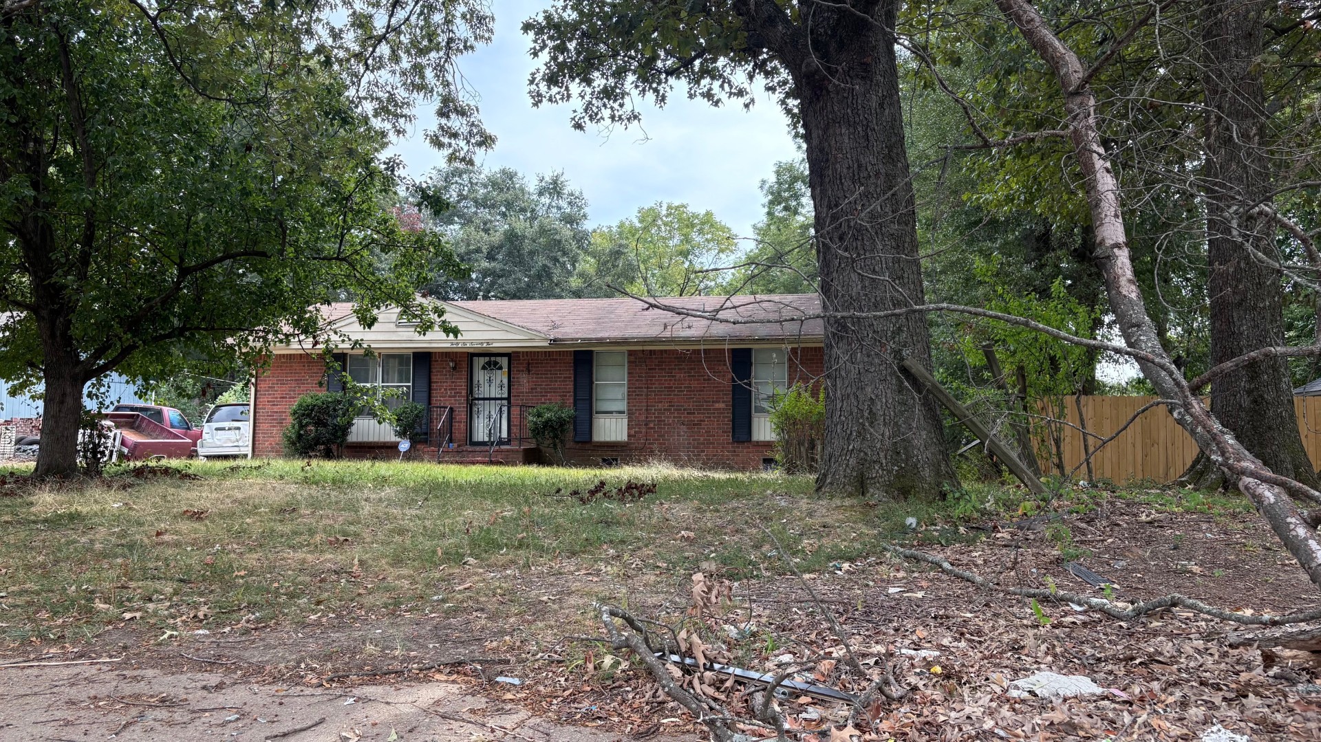 Side Driveway and Yard View - Raleigh-Lagrange Memphis Investment Home
