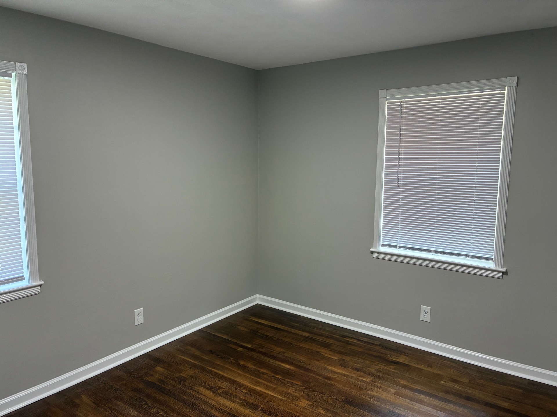 Large Den with Wood Burning Fireplace in Memphis TN Home for Sale