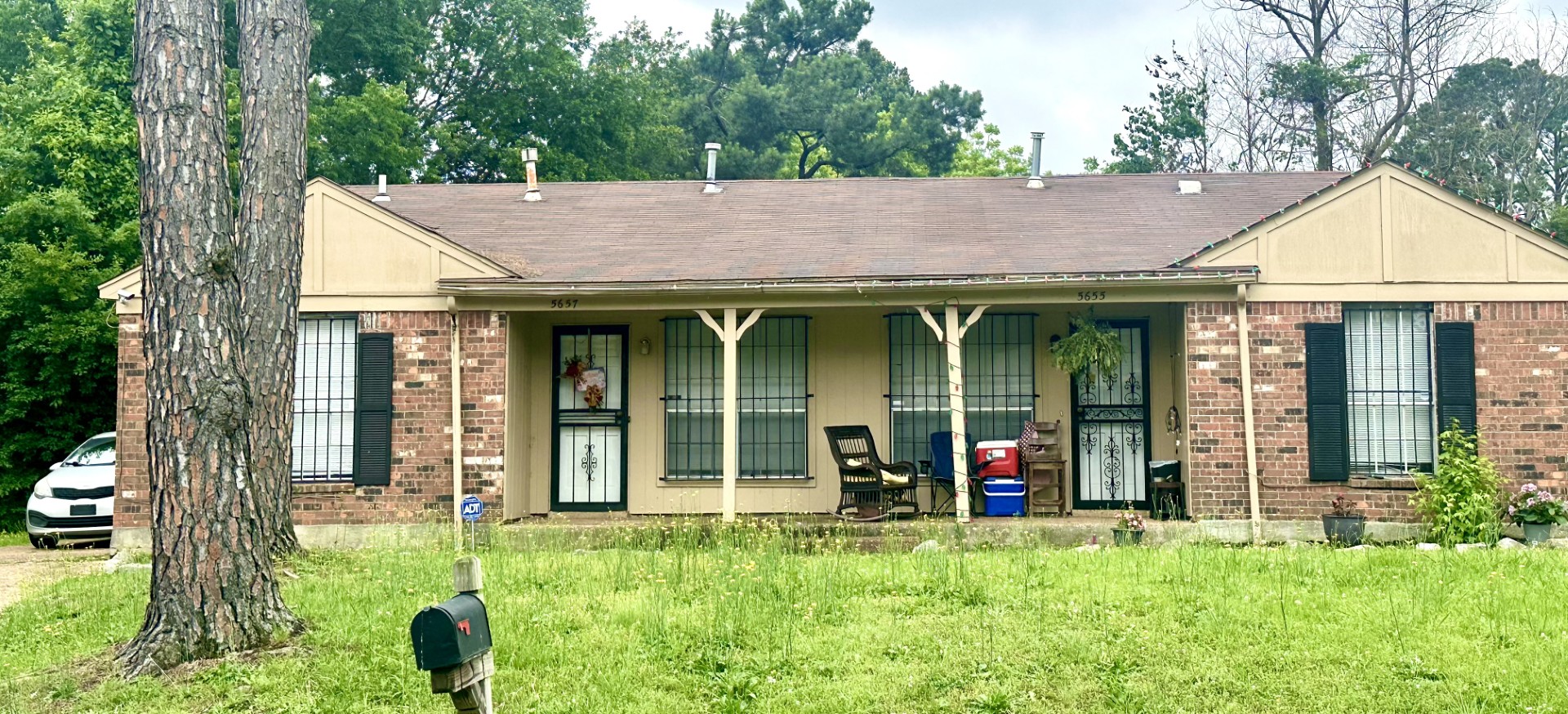 Front View of Tenant-Occupied Duplex for Sale in Memphis 38115