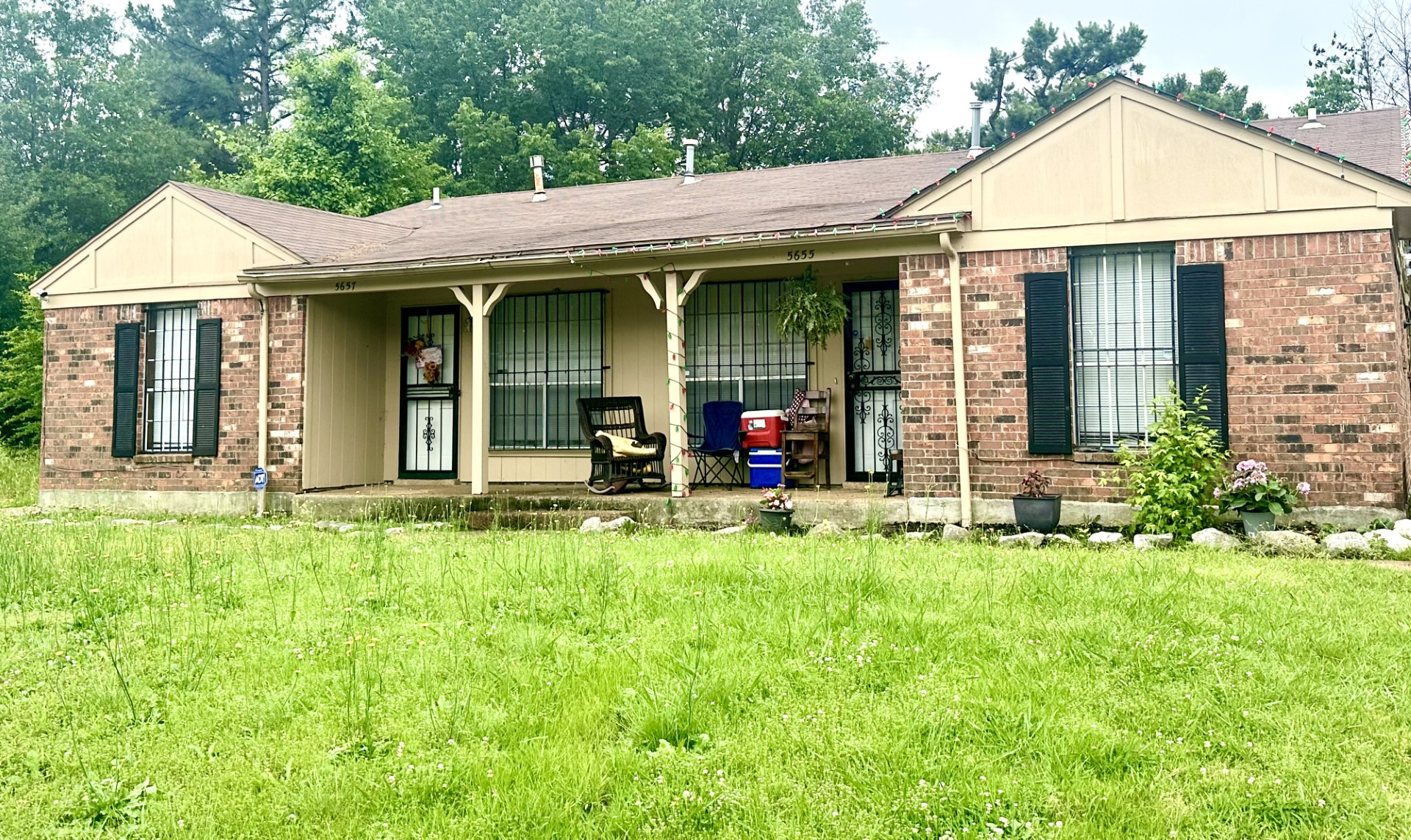 Exterior Front View of Memphis Duplex for Sale on Myers Road 38115