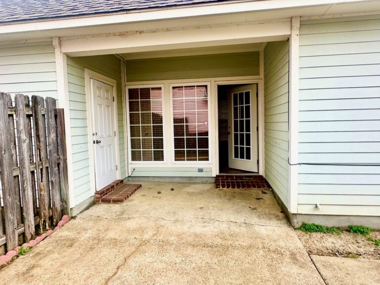 Investment ome for sale in Memphis, TN on Greenlaw Place - $170,000