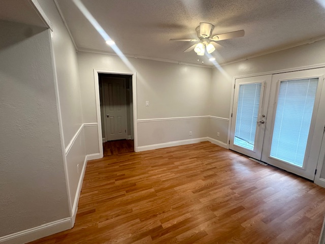 Beautiful large living room in this Chickasaw Gardens real estate.