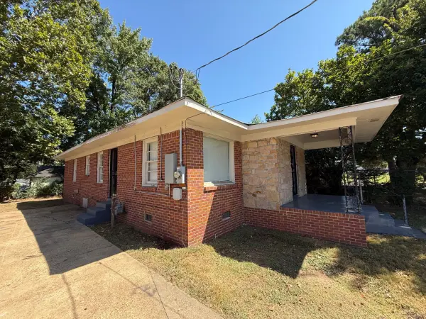 Spacious Living Room with Updated Flooring in Memphis 38106 Home
