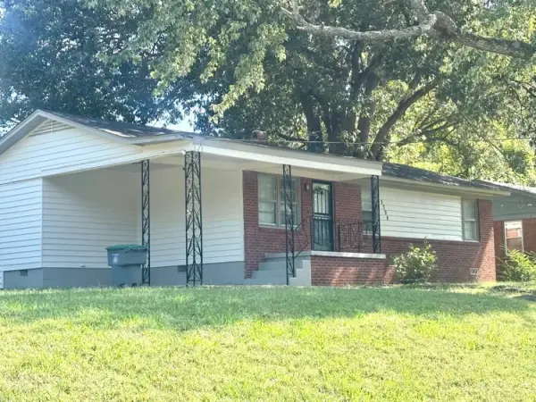 Spacious updated kitchen with white cabinets and modern appliances Memphis 38127