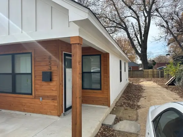 Brand new construction with a 1 year builder warranty. Above market finishes, tile back splash, polished concrete floors, 5 panel doors, Modern lighting, tile & glass showers and modern elevation. House has a tenant waiting to move in at $1795 per month,