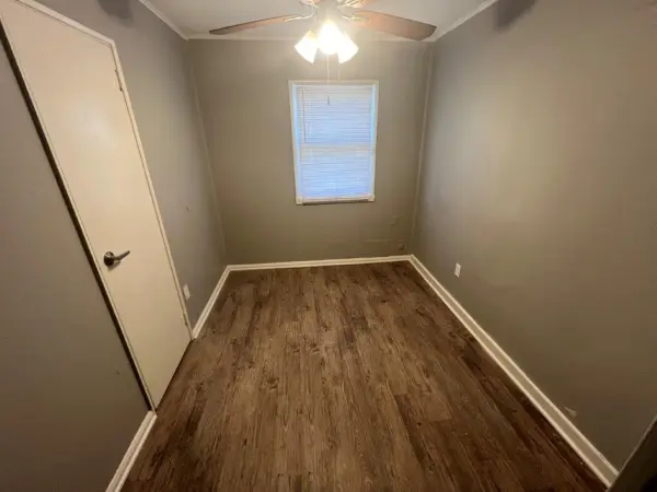 Dining area adjacent to kitchen in Memphis rental house for sale