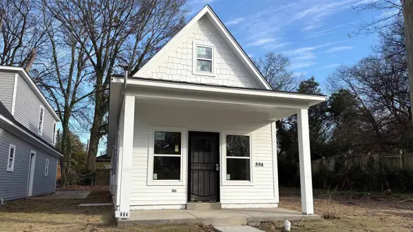 Front view of 994 Seattle Drive, Memphis TN 38114.