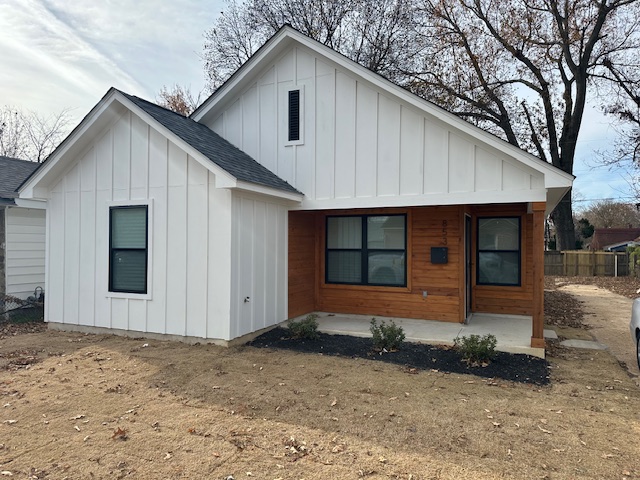 Brand new construction with a 1 year builder warranty. Above market finishes, tile back splash, polished concrete floors, 5 panel doors, Modern lighting, tile & glass showers and modern elevation. House has a tenant waiting to move in at $1795 per month, MHA.