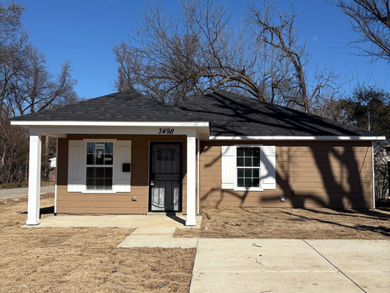 Front view of a brand new build in Memphis. 3 bedroom, 2 bathroom home with expected MHA rent $1500-1600 a month.